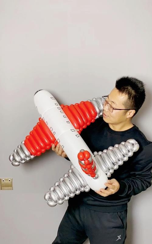 怎么用气球做飞机杯？这个DIY教程让你大开眼界！